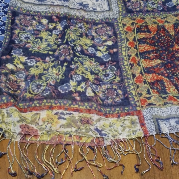 3/$15 or 5/$25 Bundle of Two Long Print Scarves - Picture 5 of 8